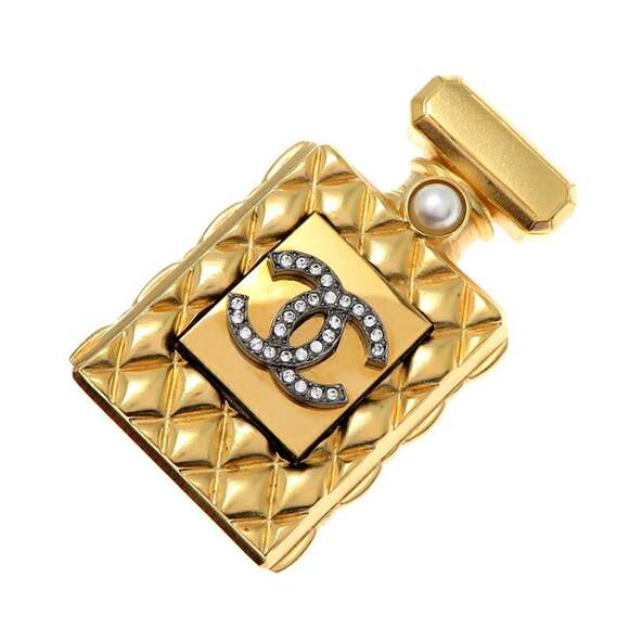 CHANEL Jewelry - CHANEL Gold Brooch